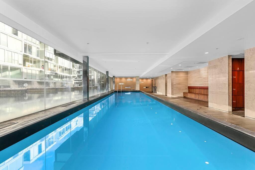 Апартаменты Elegant & Sunny Living With Stunning Marina Views Окленд Экстерьер фото